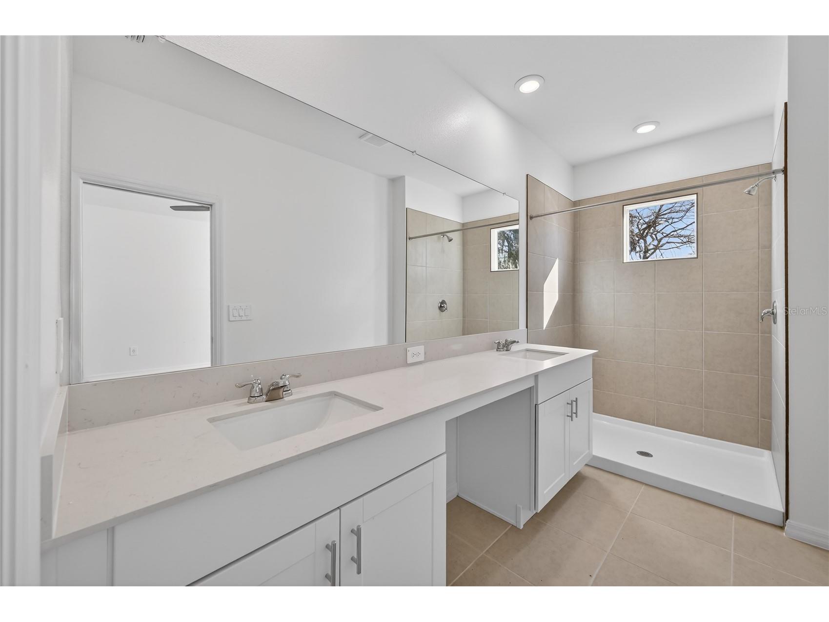 3346 Lapis Lake Dr Zephyrhills FL 33541 TB8460937 image10