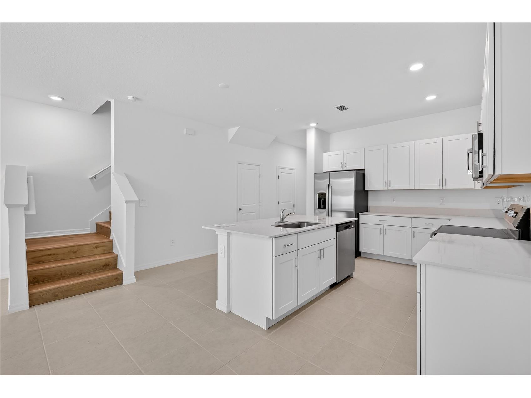 3346 Lapis Lake Dr Zephyrhills FL 33541 TB8460937 image5