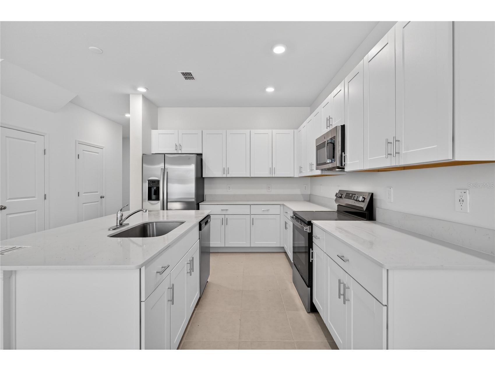 3346 Lapis Lake Dr Zephyrhills FL 33541 TB8460937 image6