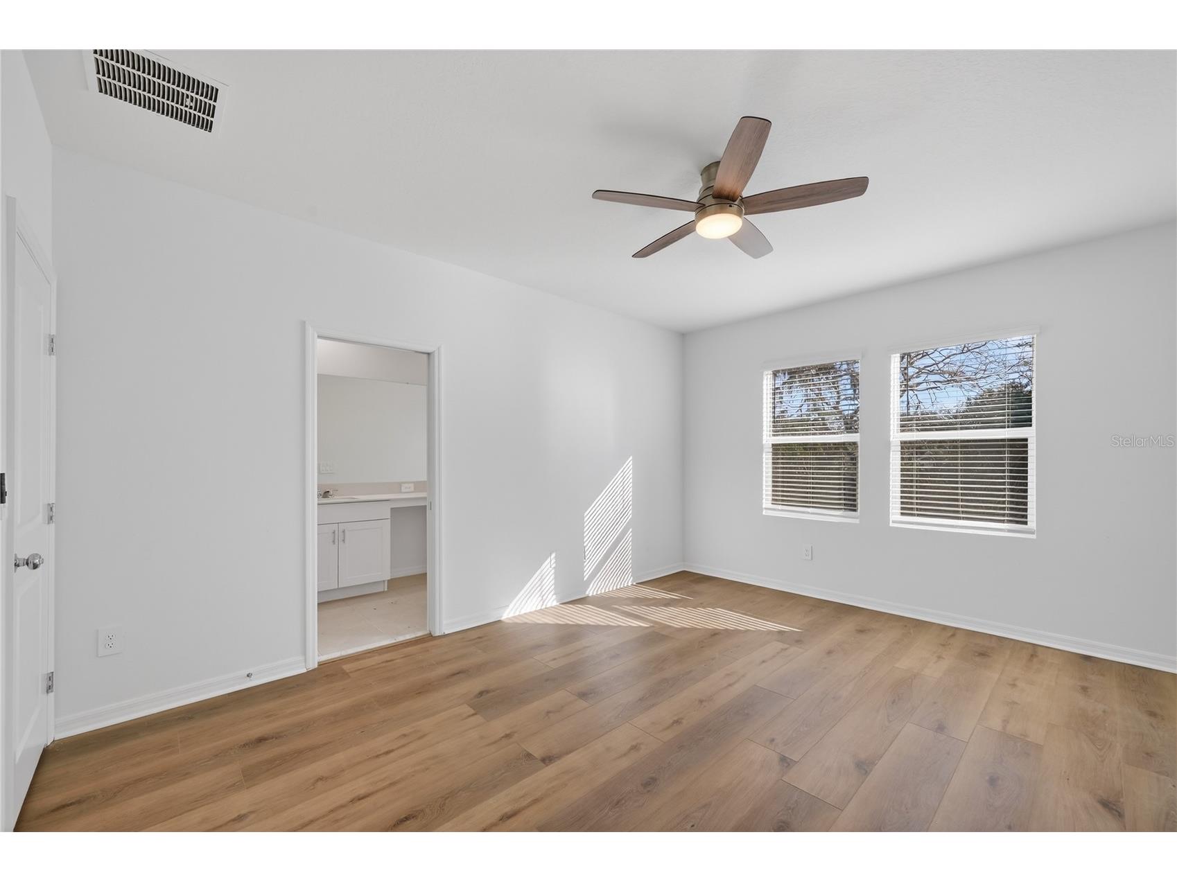 3346 Lapis Lake Dr Zephyrhills FL 33541 TB8460937 image9