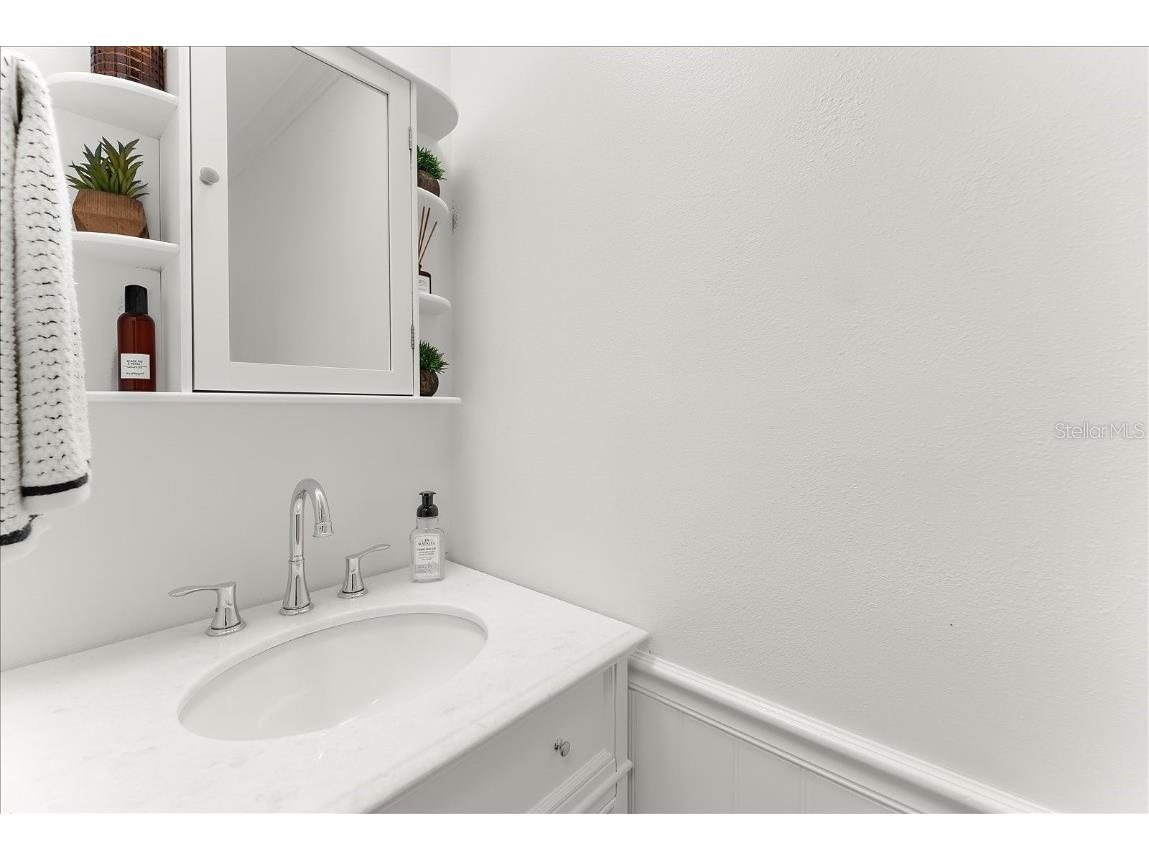 3348 Ramblewood Place Sarasota FL 34237 A4673637 image4