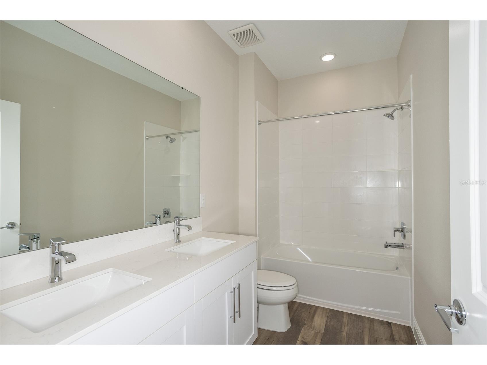 33489 Hammock Beach Way Dade City FL 33525 TB8455618 image19