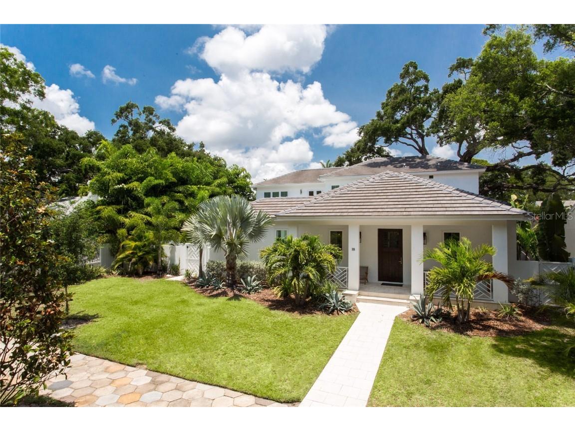 335 16th Avenue NE Saint Petersburg FL 33704 U8157350 image1