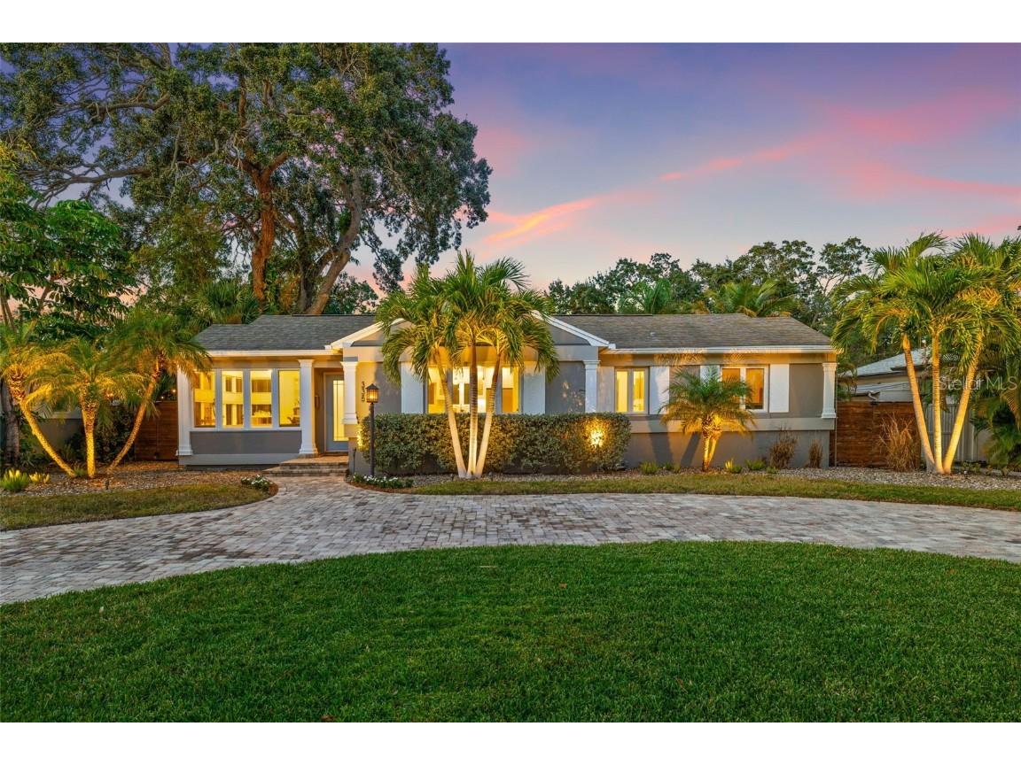 335 34th Avenue NE Saint Petersburg FL 33704 U8225524 image1
