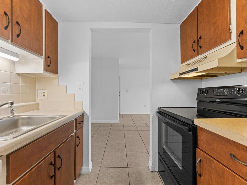 335 47th Avenue N Saint Petersburg FL 33703 TB8425352 image16