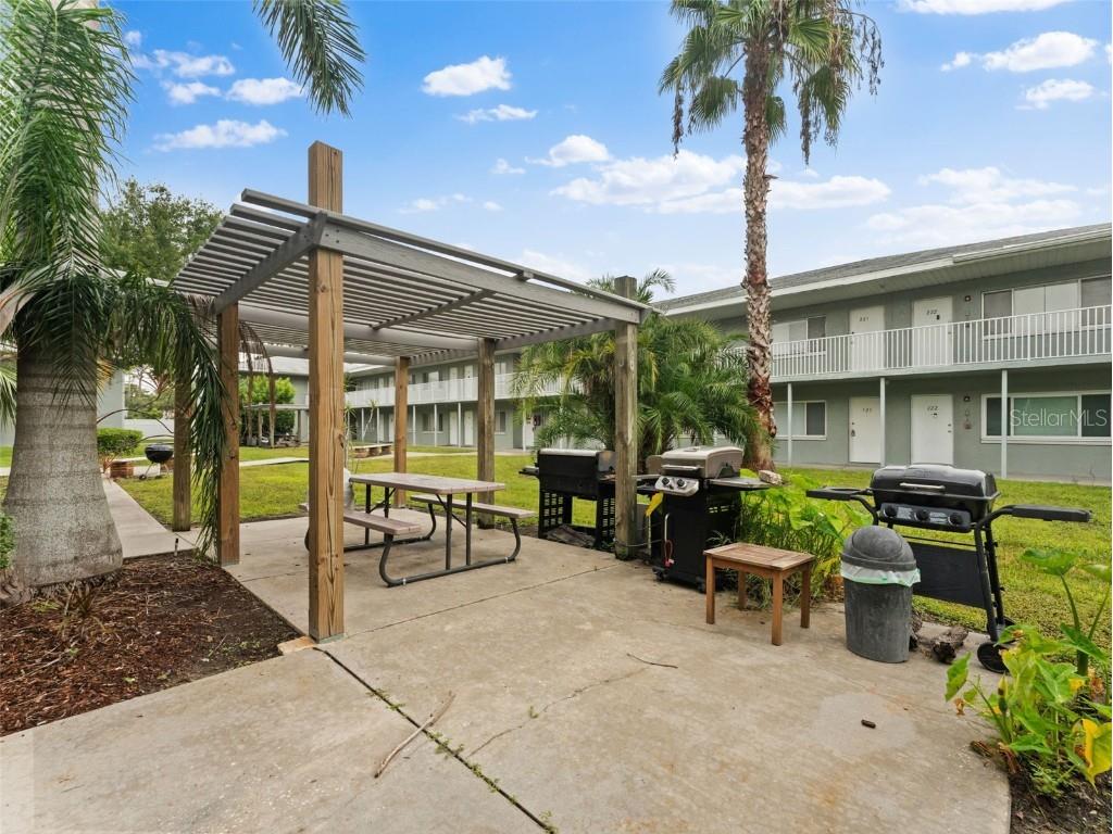 335 47th Avenue N Saint Petersburg FL 33703 TB8425352 image49