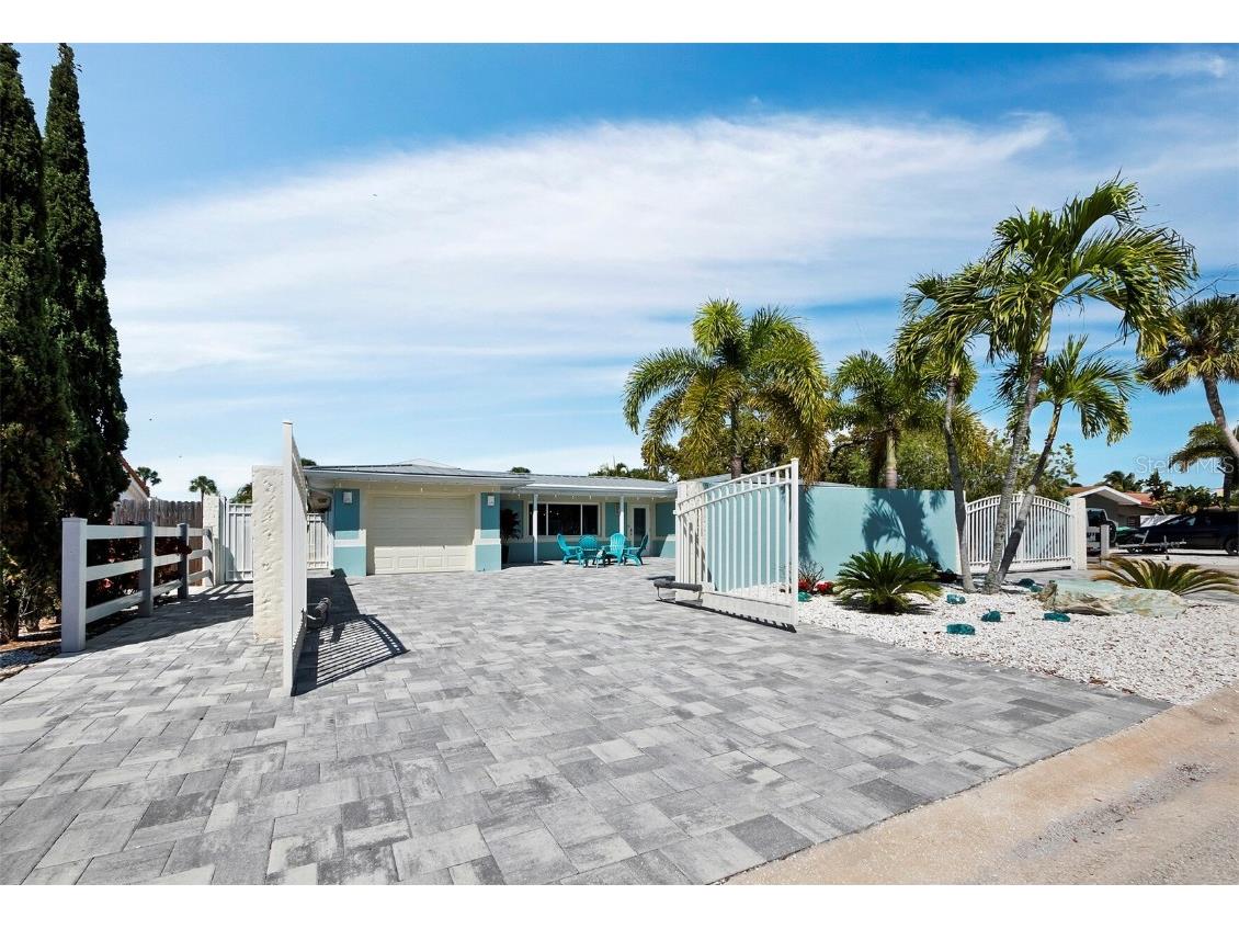 335 Avenida Milano Sarasota FL 34242 A4604180 image1