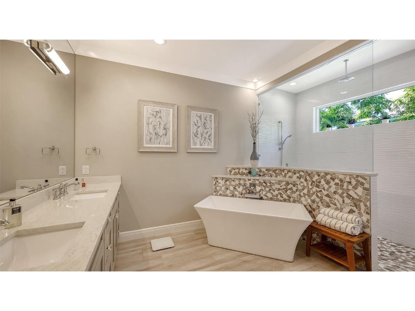 335 Bob White Way Sarasota FL 34236 A4670926 image32