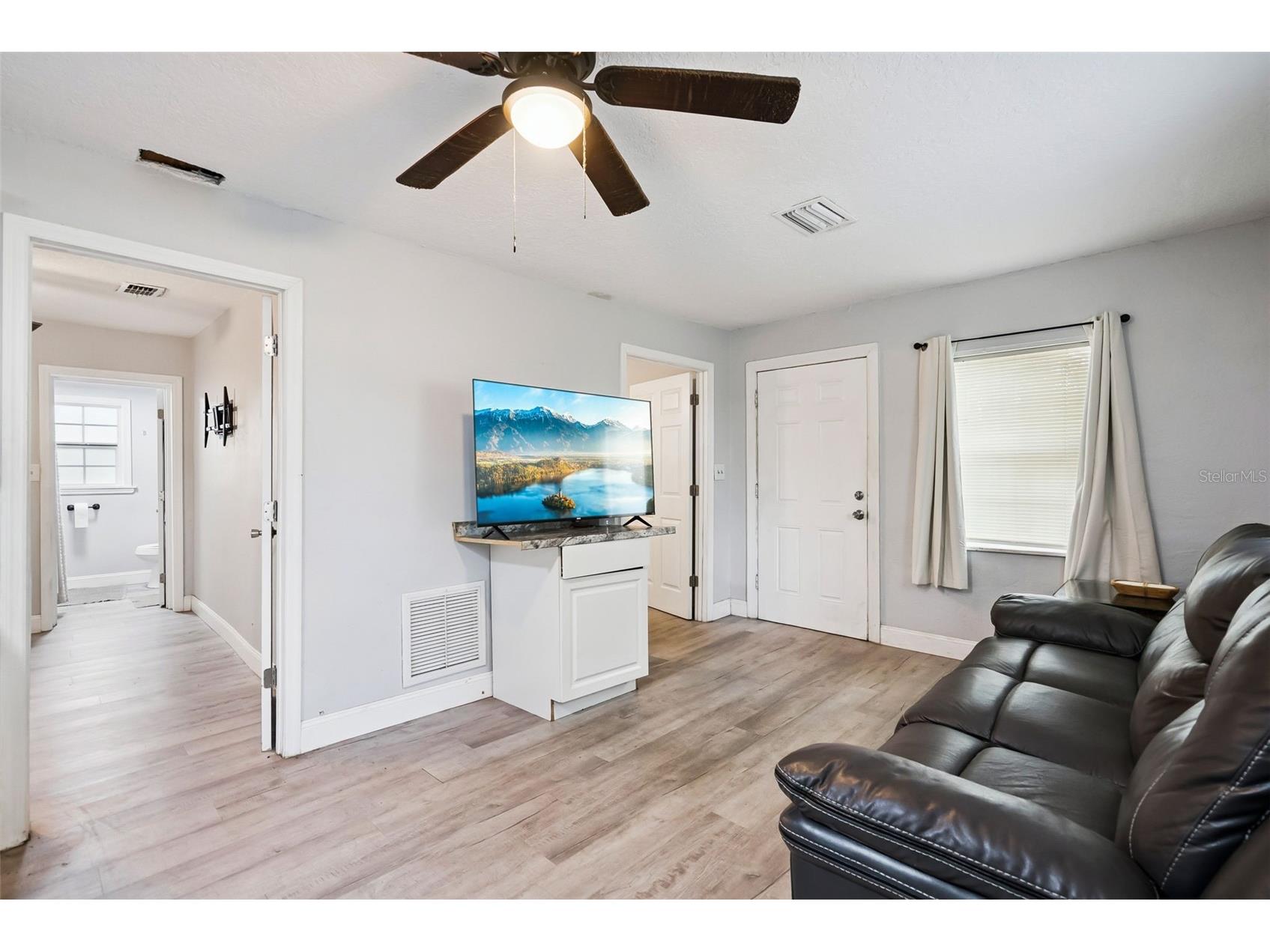 335 E Walts Avenue Deland FL 32724 O6412126 image5
