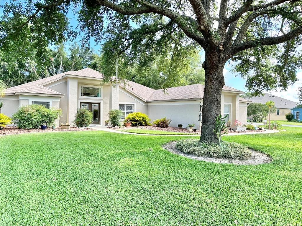 335 Lakecrest Drive Tavares FL 32778 - LAKE EUSTIS G5083480 image1