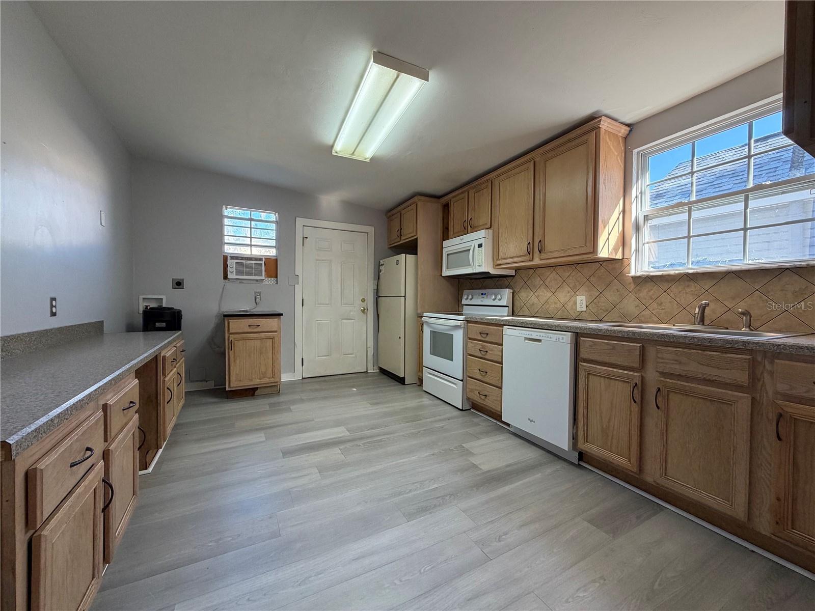 335 Maple Street Daytona Beach FL 32114 V4946974 image8