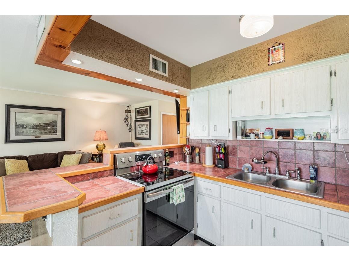 335 N Causeway #D22 New Smyrna Beach FL 32169 - INTERCOASTAL WATERWAY; INDIAN RIVER O6352905 image8