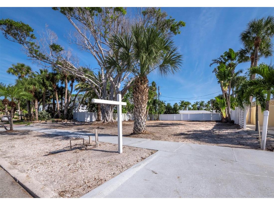 335 N Washington Drive Sarasota FL 34236 A4671235 image10