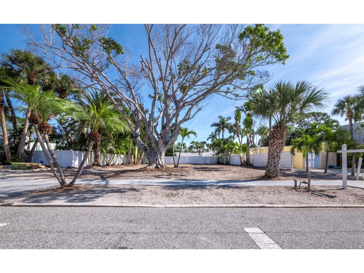 335 N Washington Drive Sarasota FL 34236 A4671235 image11