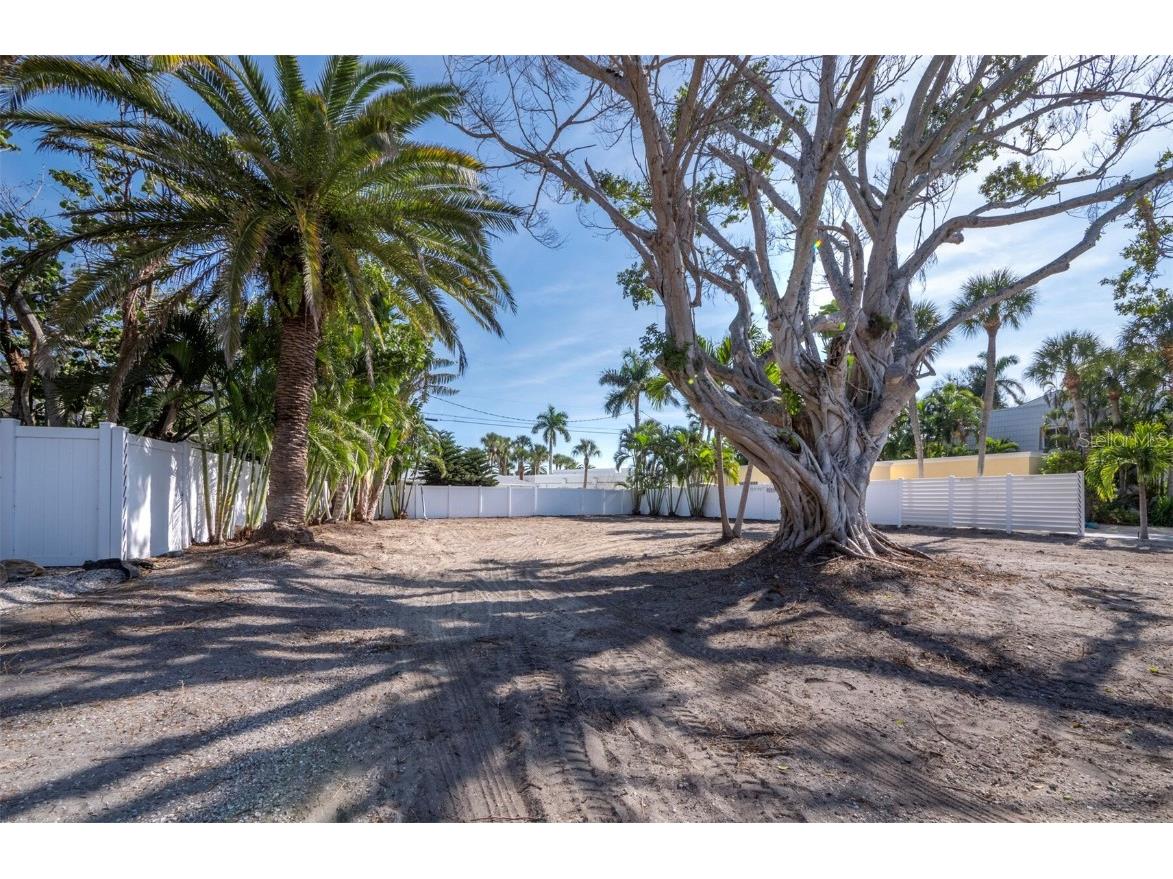 335 N Washington Drive Sarasota FL 34236 A4671235 image12