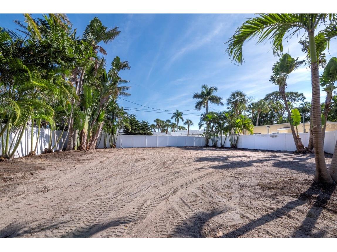 335 N Washington Drive Sarasota FL 34236 A4671235 image13