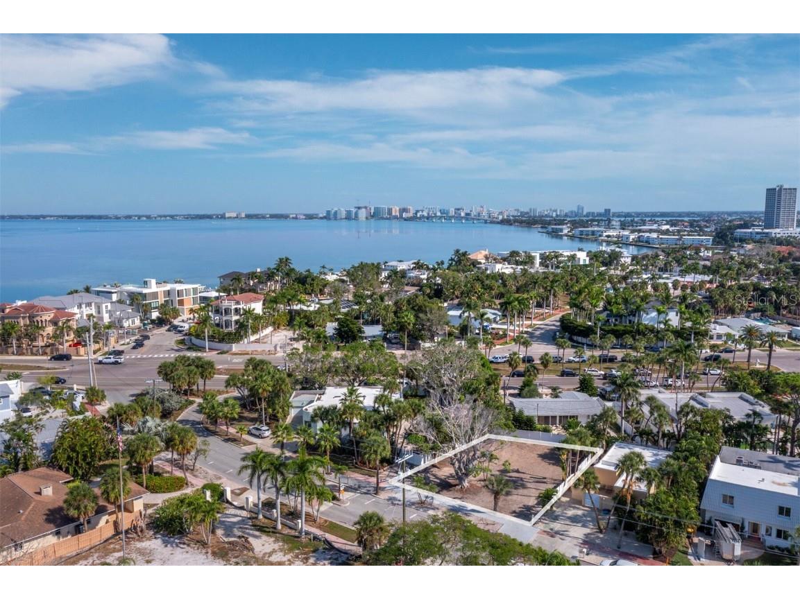335 N Washington Drive Sarasota FL 34236 A4671235 image2