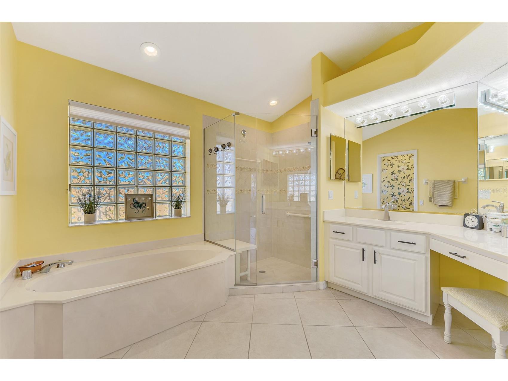 335 Saint George Court #1 Venice FL 34293 D6145894 image42