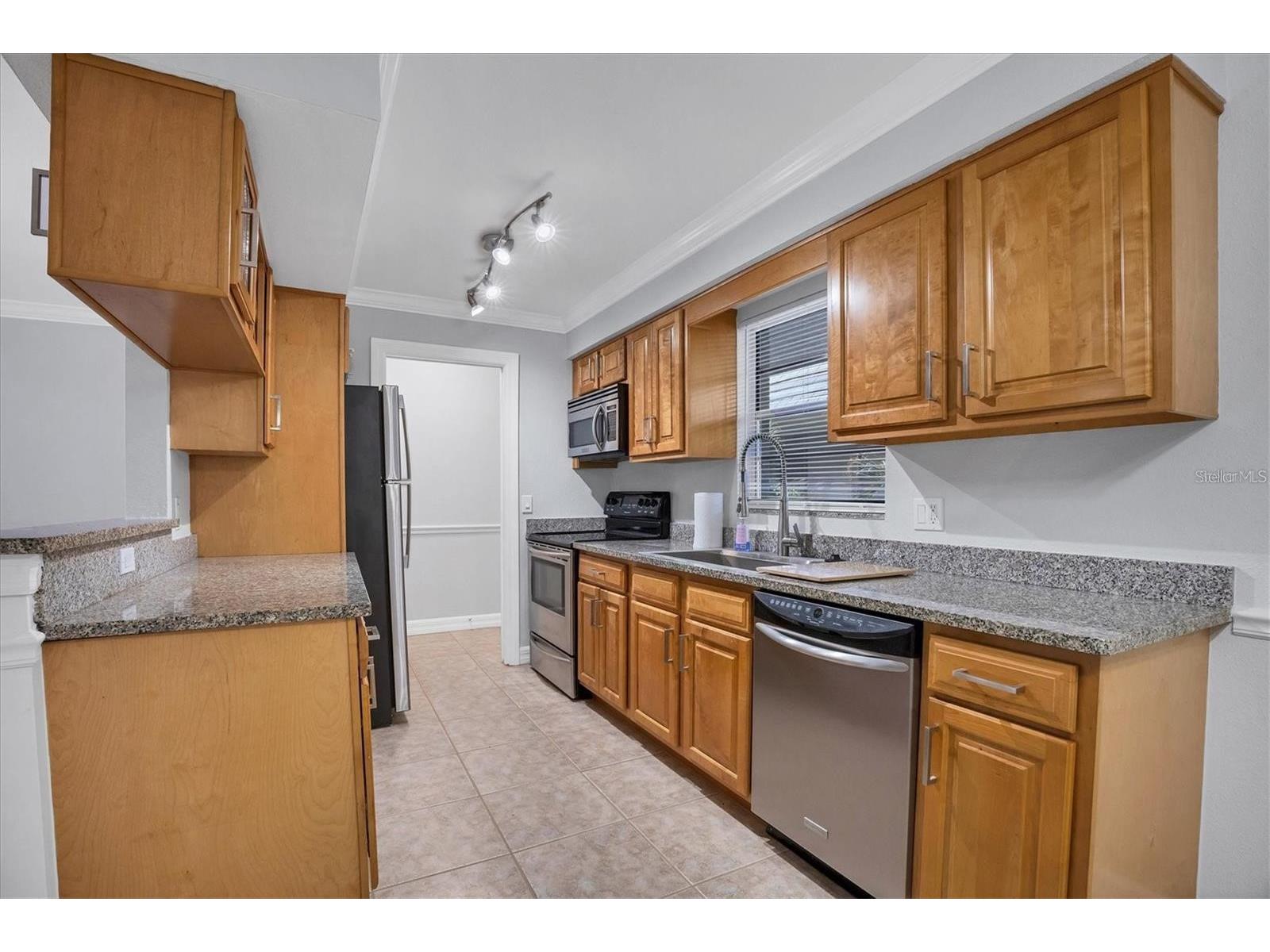 3350 S Osprey Avenue #211A Sarasota FL 34239 A4676199 image1