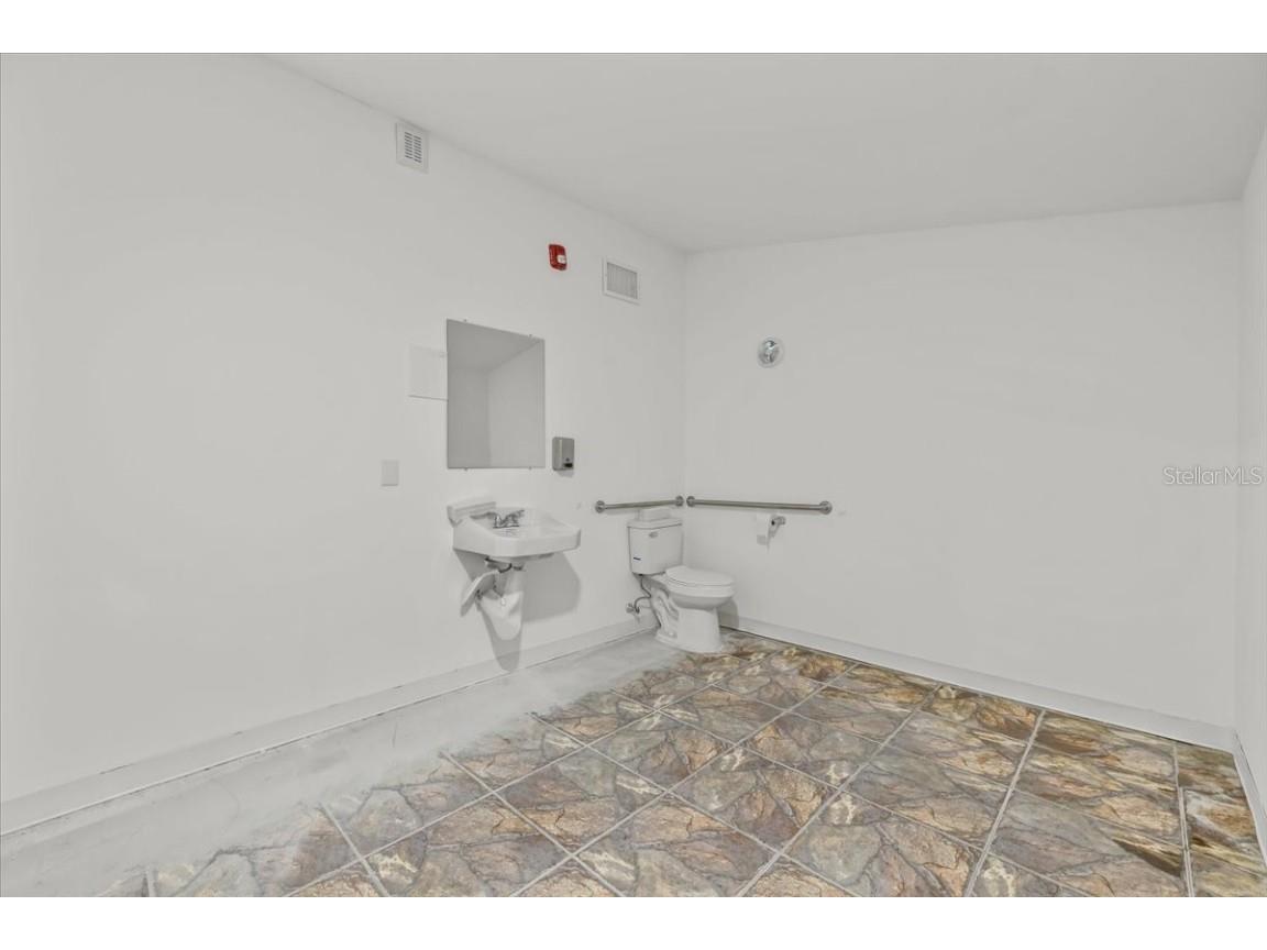 3350 Tyrone Boulevard N Saint Petersburg FL 33710 TB8387024 image12