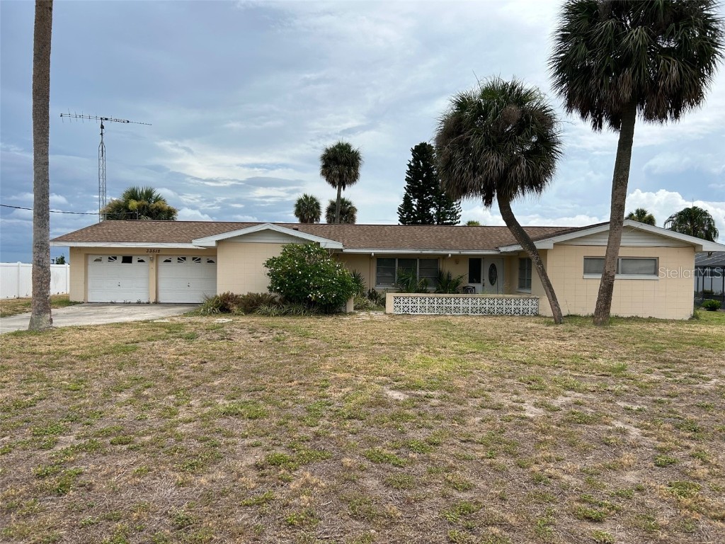 33518 Picciola Drive Fruitland Park FL 34731 - LAKE GRIFFIN G5083452 image1