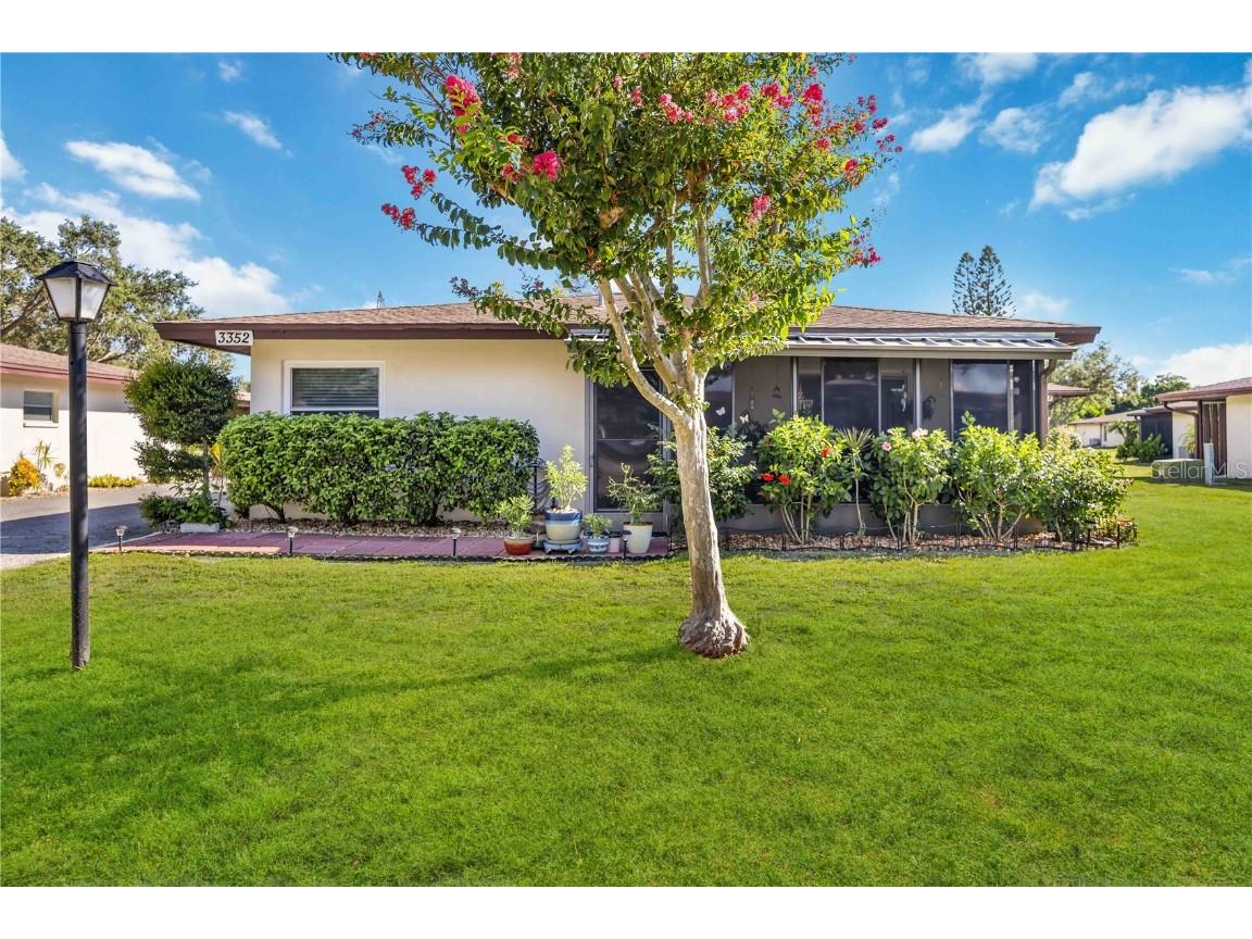 3352 Ramblewood Way #12B1 Sarasota FL 34237 A4581992 image1
