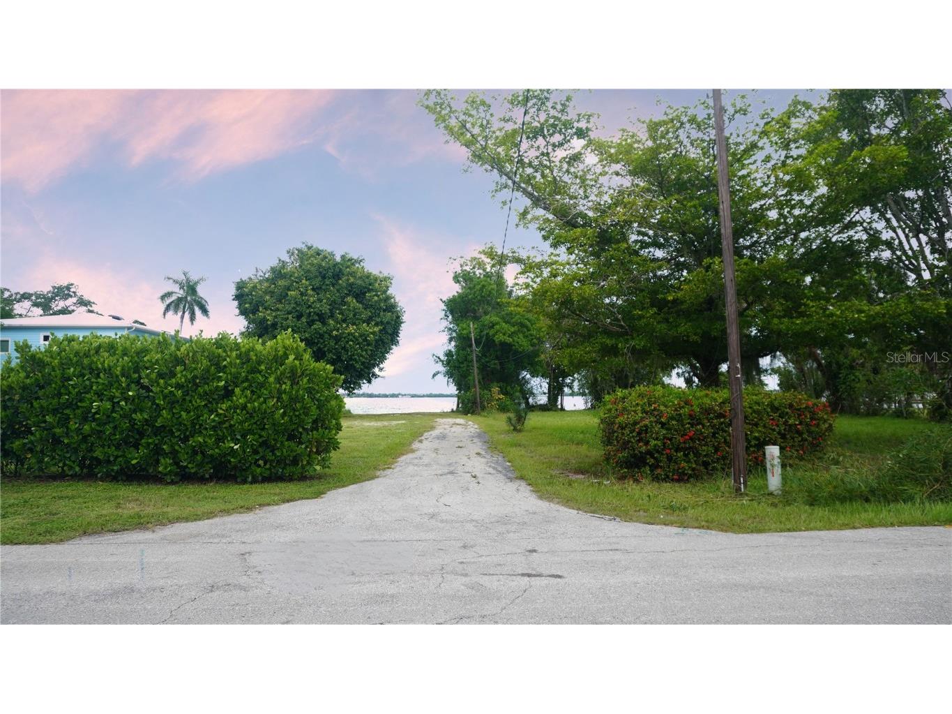 3353 E Riverside Drive Fort Myers FL 33916 - CALOOSAHATCHEE RIVER C7514639 image1