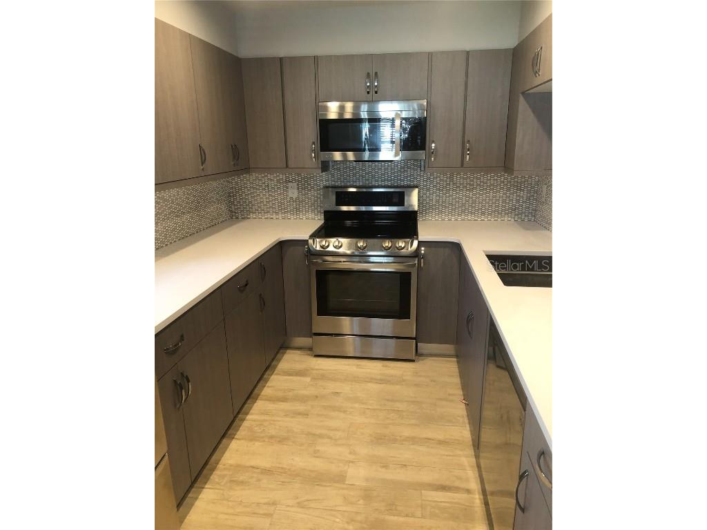 3357 38th Street S #A Saint Petersburg FL 33711 - CLAM BAYOU U8240013 image6