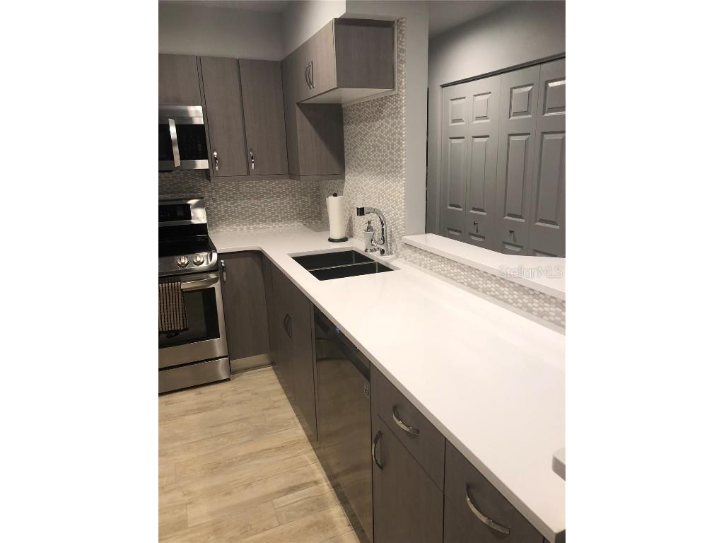 3357 38th Street S #A Saint Petersburg FL 33711 - CLAM BAYOU U8240013 image7