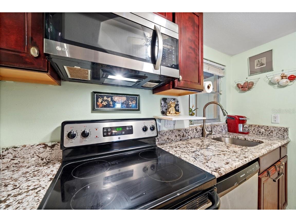 3357 Ramblewood Drive N #3357 Sarasota FL 34237 A4673976 image12