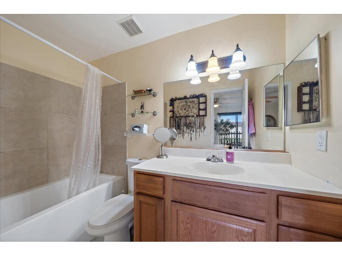 3357 Ramblewood Drive N #3357 Sarasota FL 34237 A4673976 image24