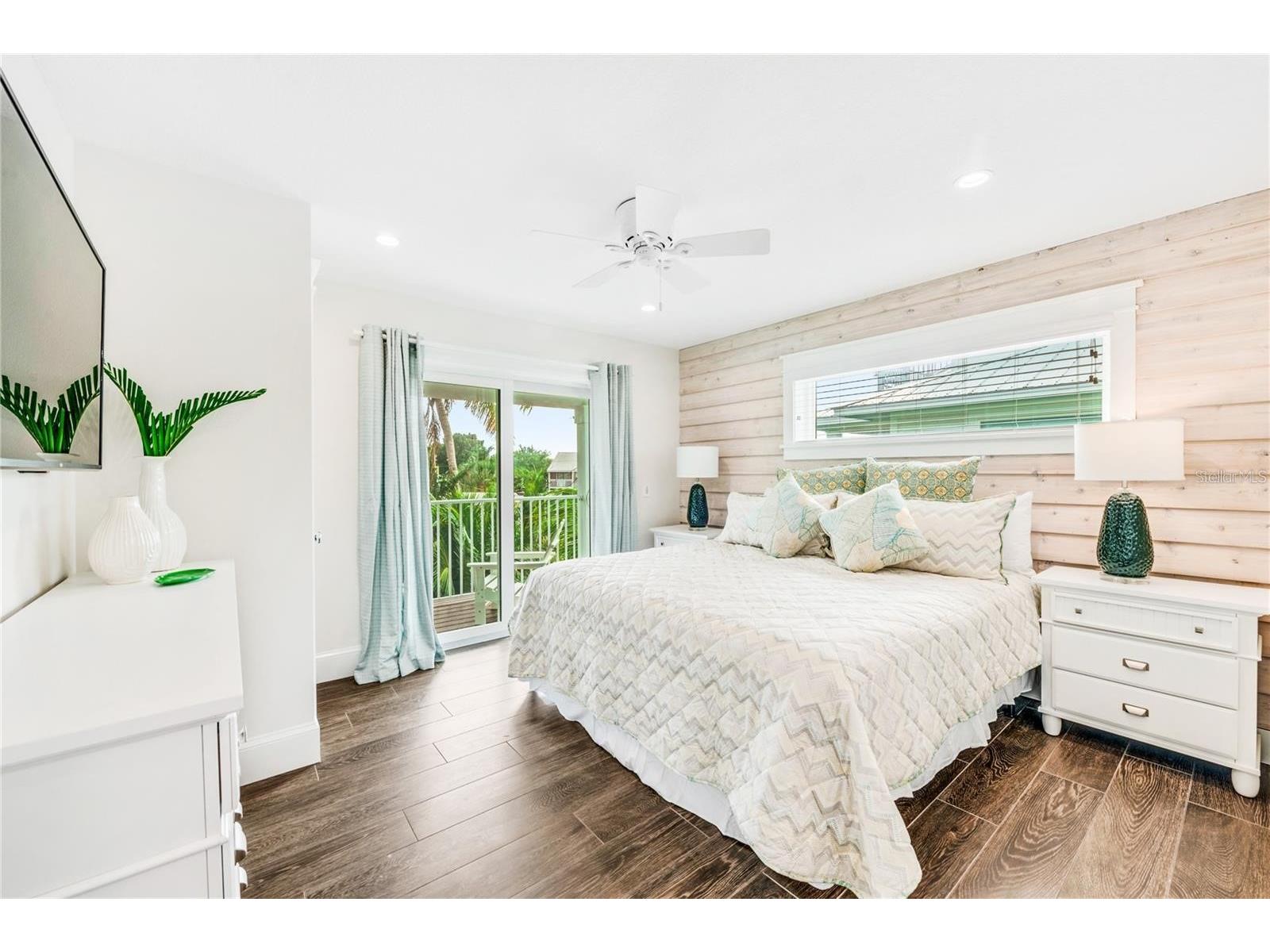336 Avenida De Mayo Sarasota FL 34242 A4687301 image18