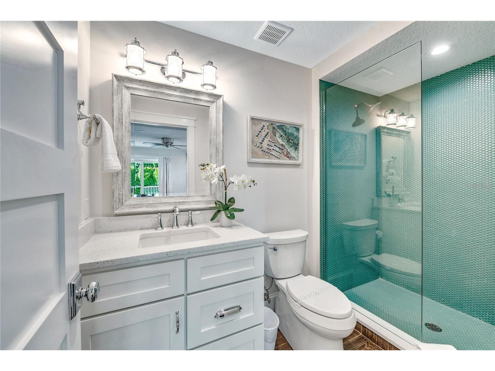 336 Avenida De Mayo Sarasota FL 34242 A4687301 image25