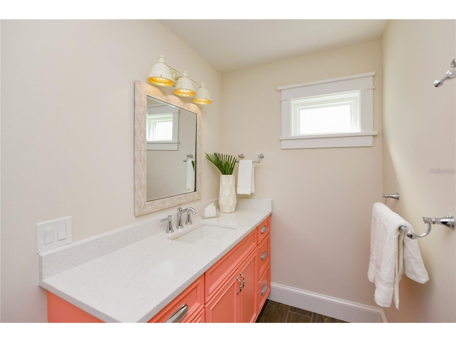 336 Avenida De Mayo Sarasota FL 34242 A4687301 image32