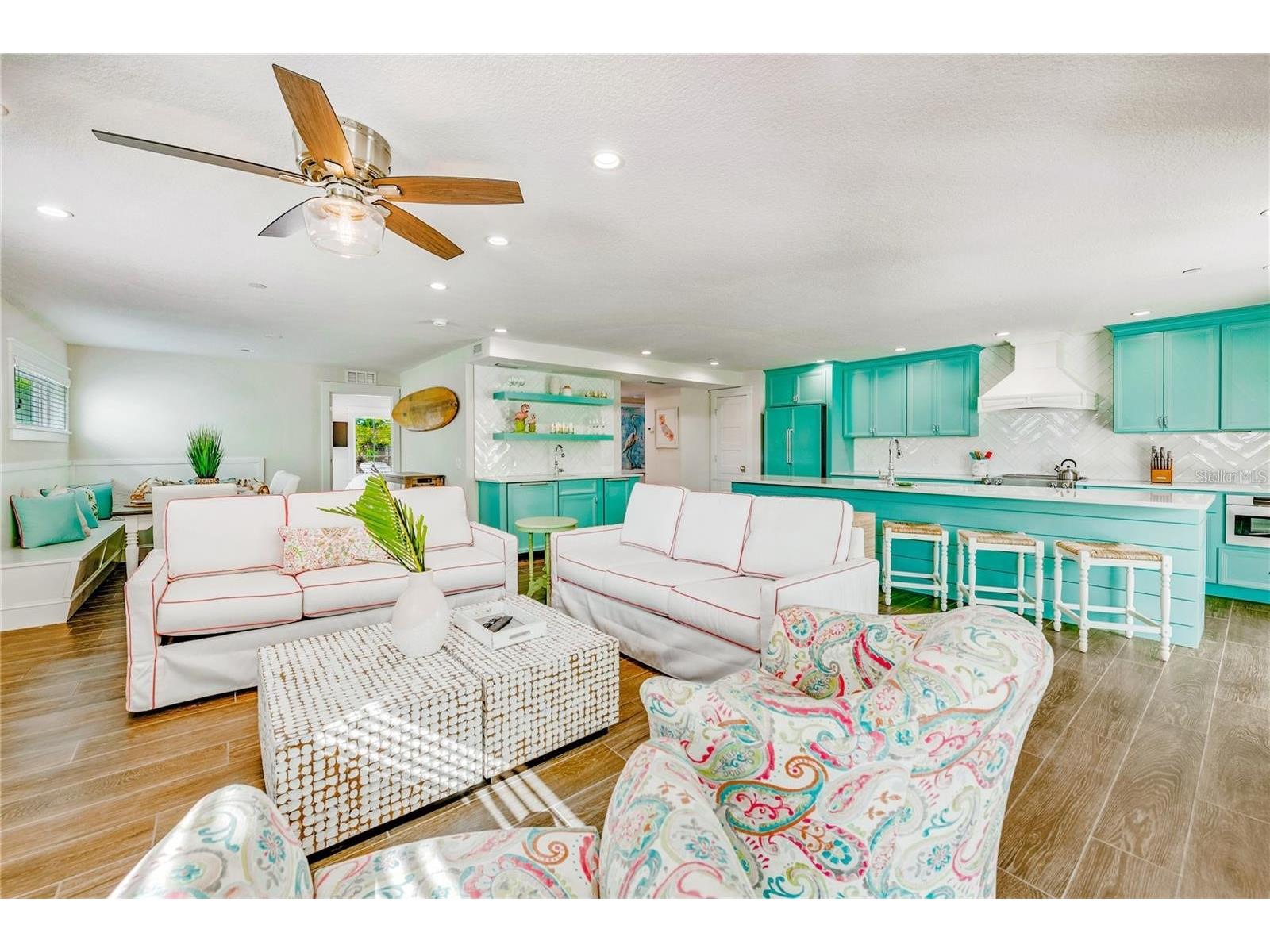 336 Avenida De Mayo Sarasota FL 34242 A4687301 image4