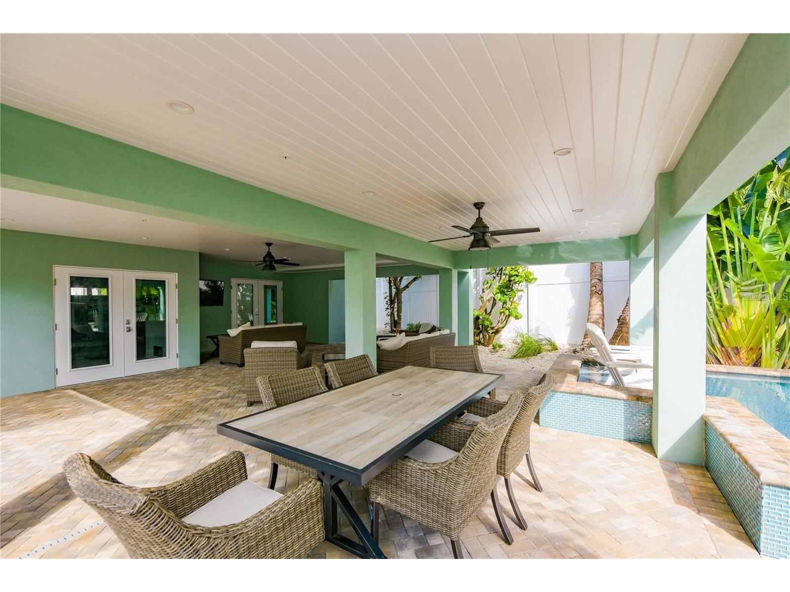 336 Avenida De Mayo Sarasota FL 34242 A4687301 image44