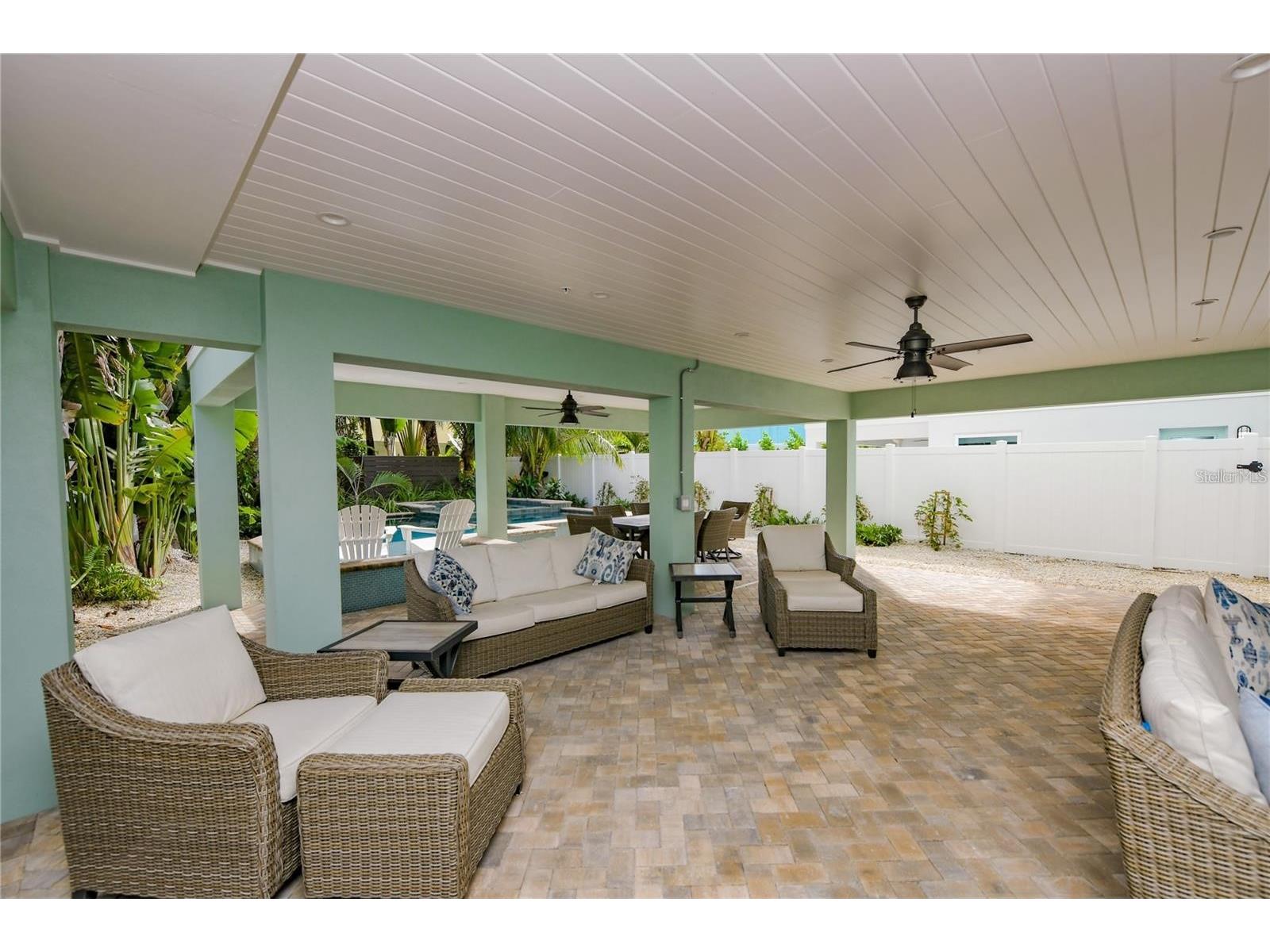 336 Avenida De Mayo Sarasota FL 34242 A4687301 image45