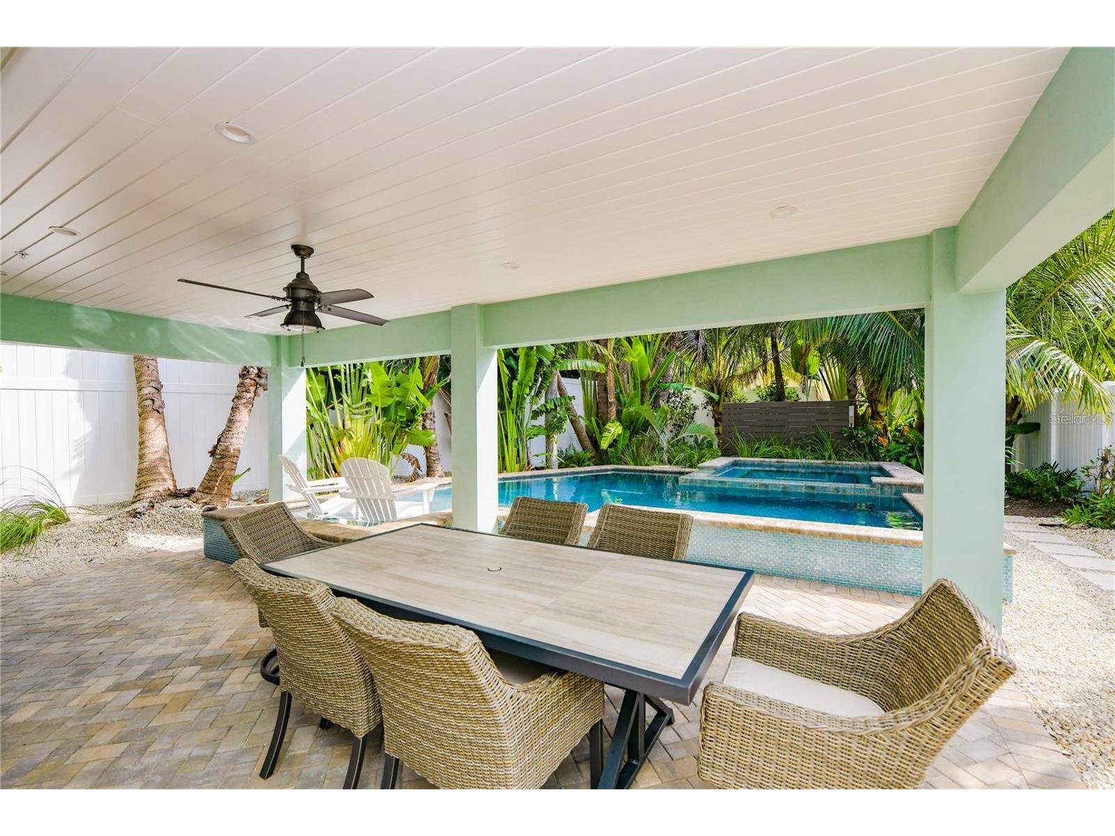 336 Avenida De Mayo Sarasota FL 34242 A4687301 image46