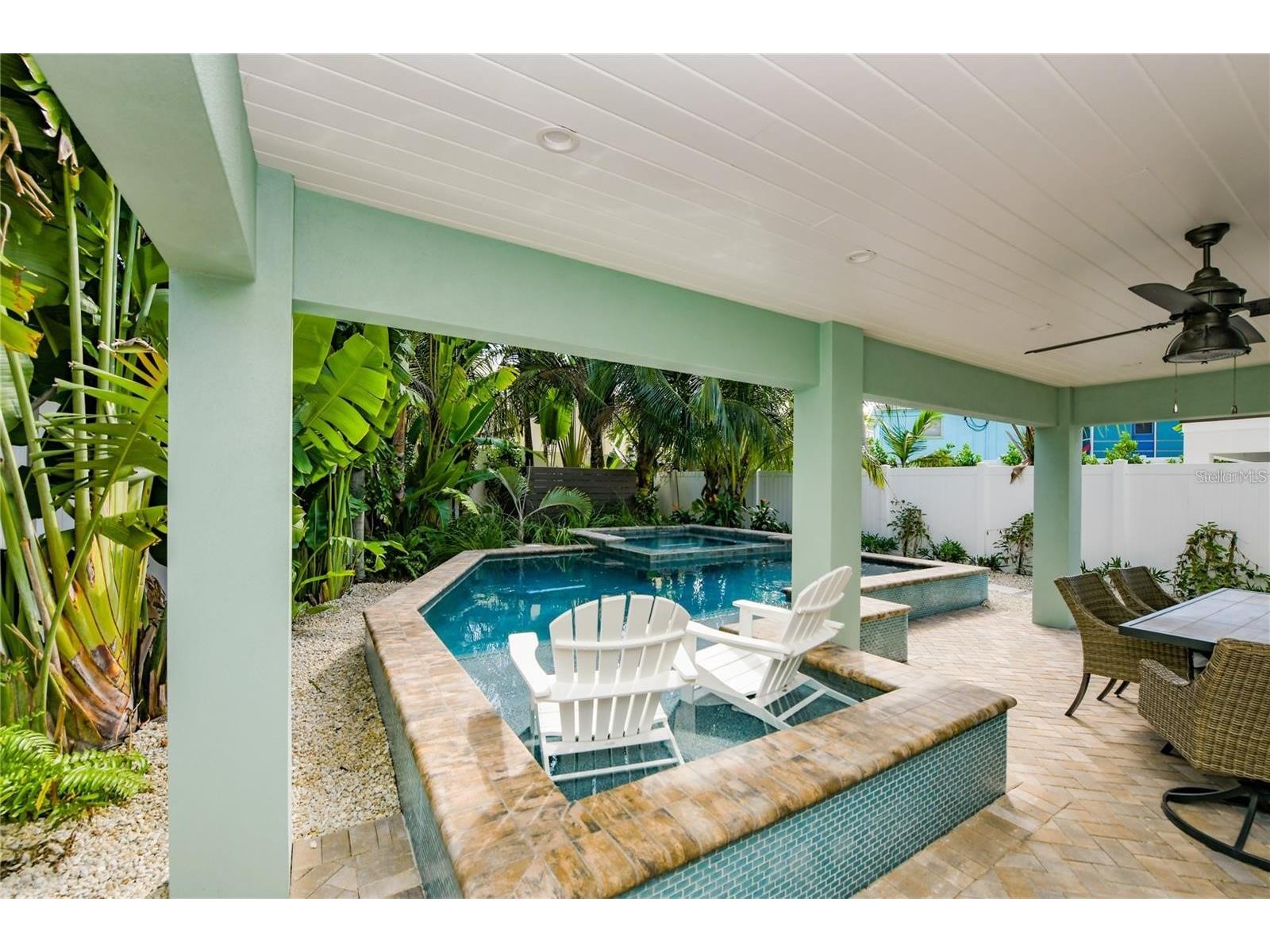 336 Avenida De Mayo Sarasota FL 34242 A4687301 image48