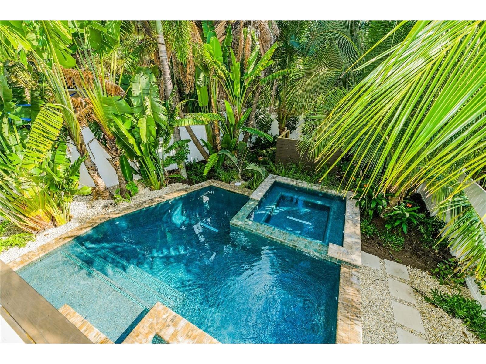 336 Avenida De Mayo Sarasota FL 34242 A4687301 image56