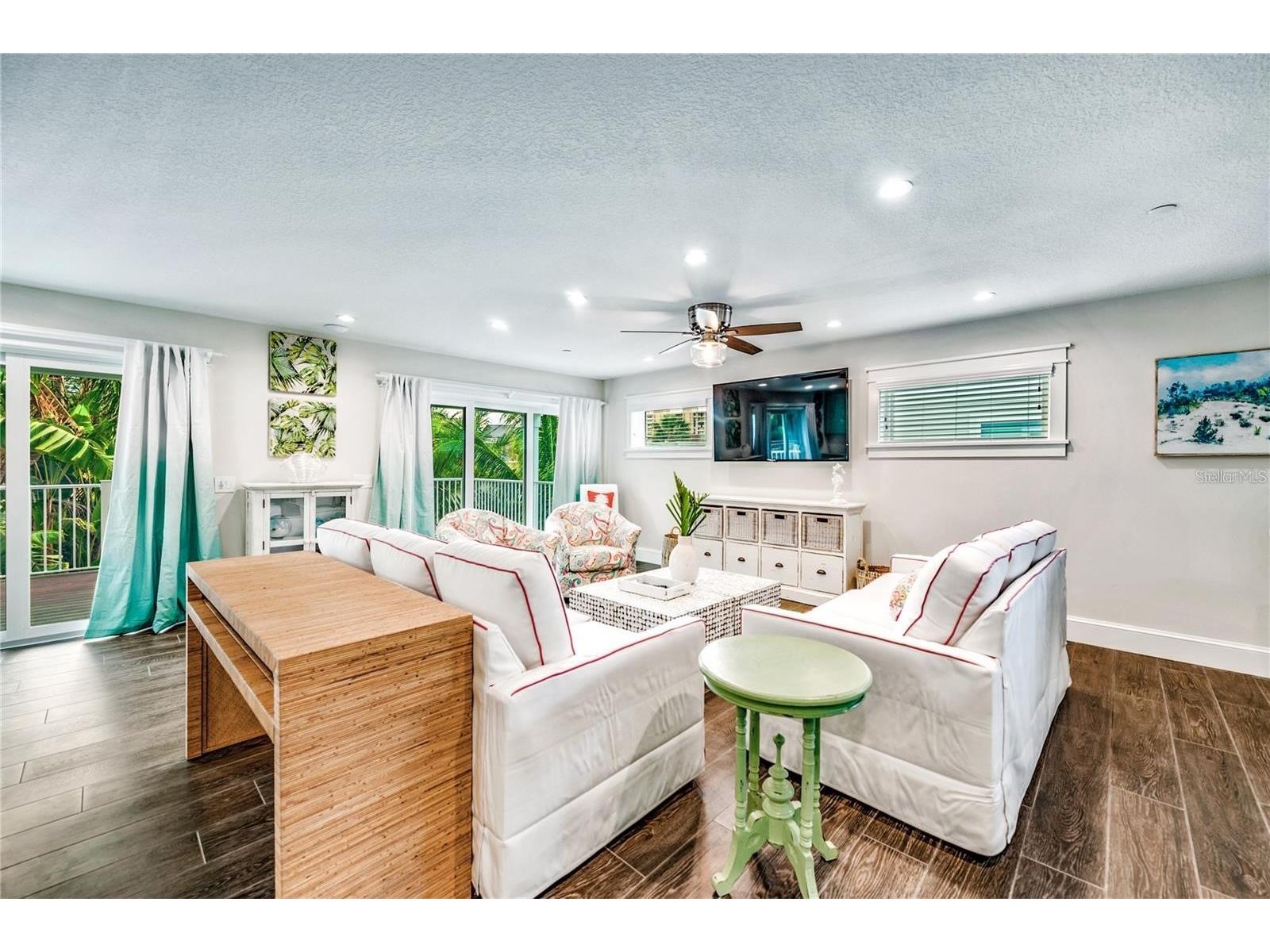 336 Avenida De Mayo Sarasota FL 34242 A4687301 image7