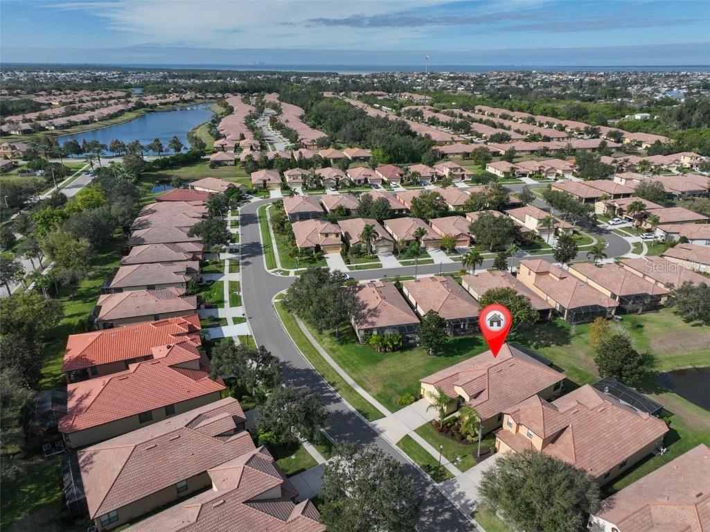 336 Silver Falls Drive Apollo Beach FL 33572 - POND TB8456223 image3