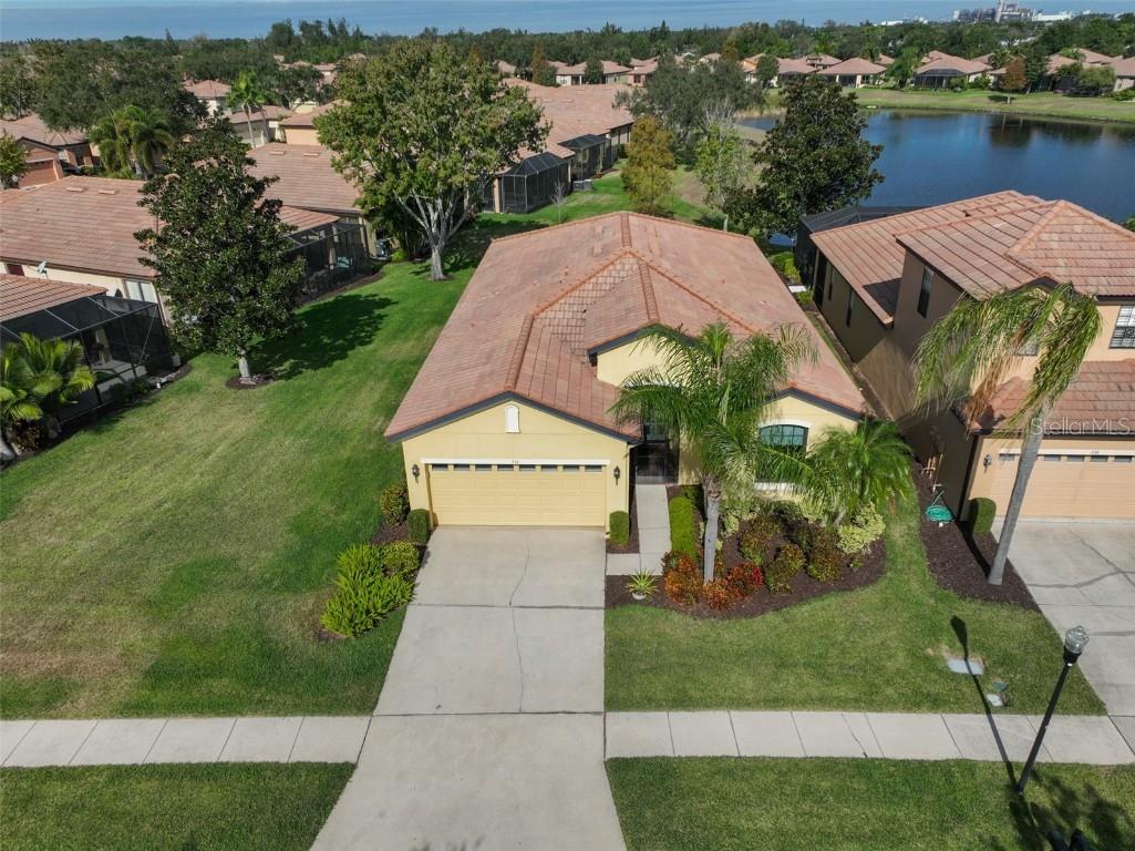 336 Silver Falls Drive Apollo Beach FL 33572 - POND TB8456223 image4