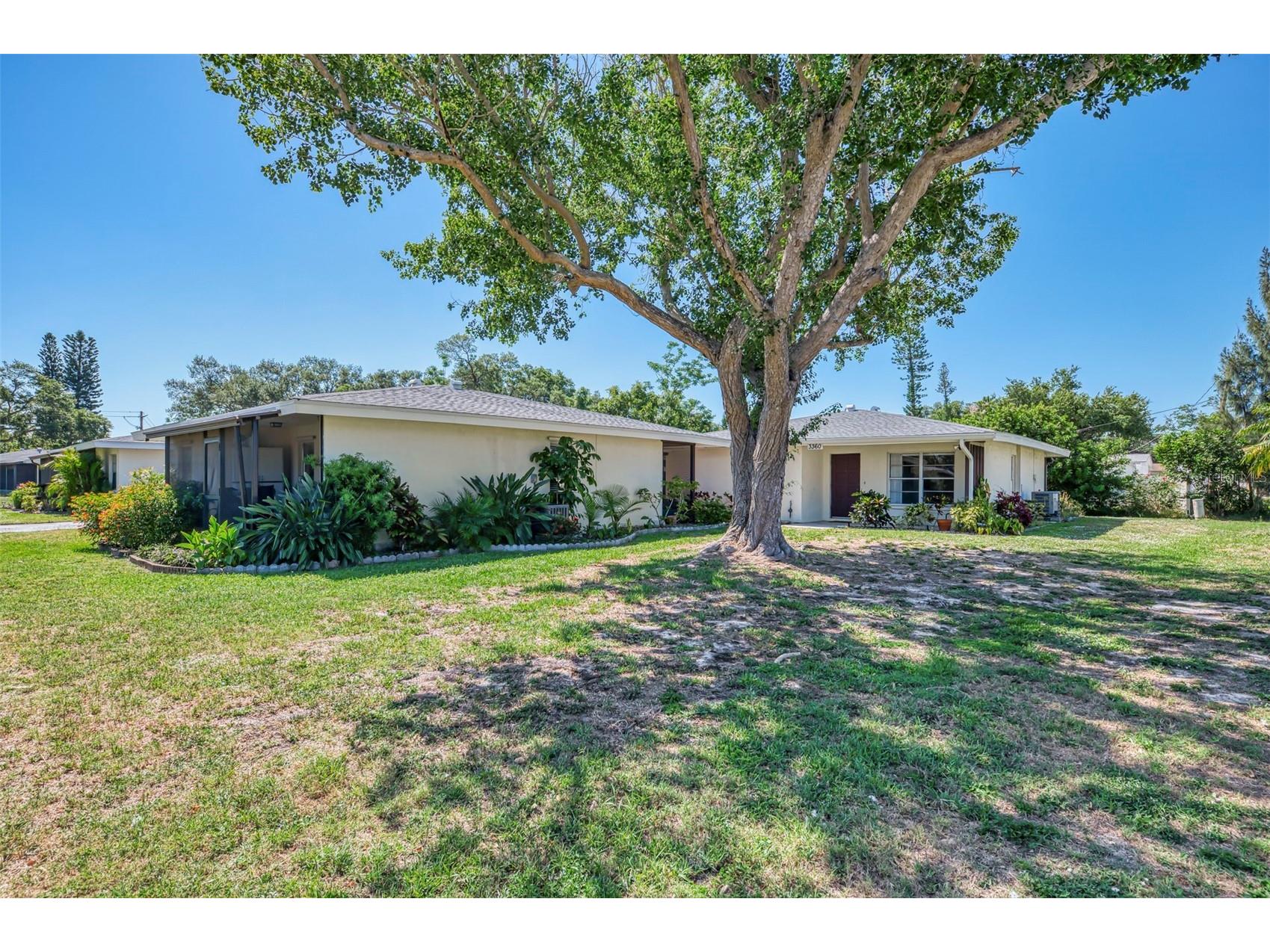 3360 Ramblewood Drive S #8 Sarasota FL 34237 A4693442 image1