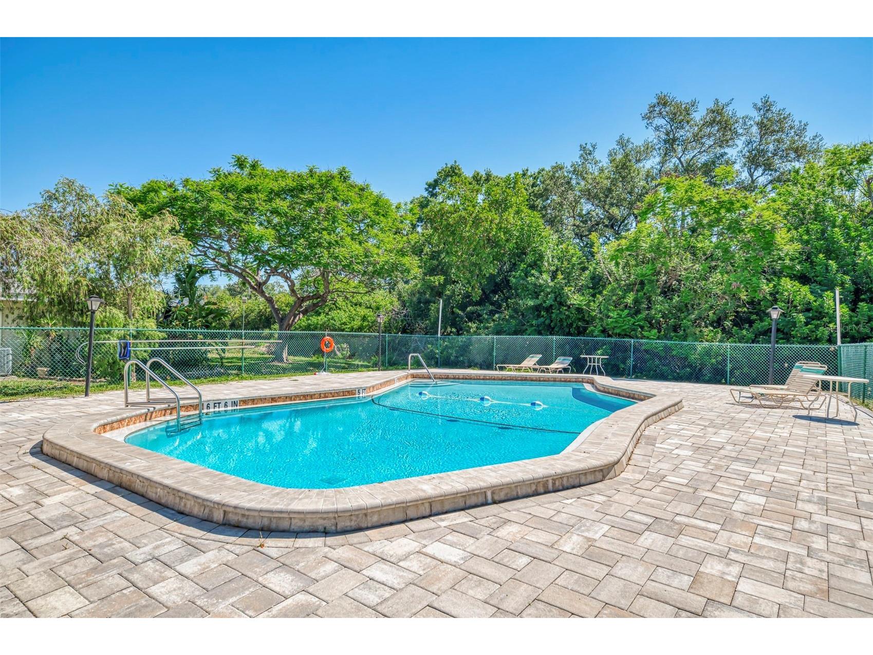 3360 Ramblewood Drive S #8 Sarasota FL 34237 A4693442 image37