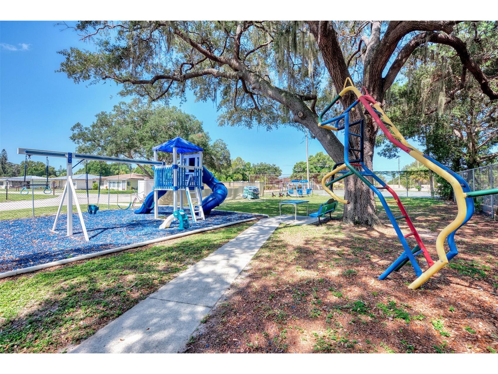 3360 Ramblewood Drive S #8 Sarasota FL 34237 A4693442 image48