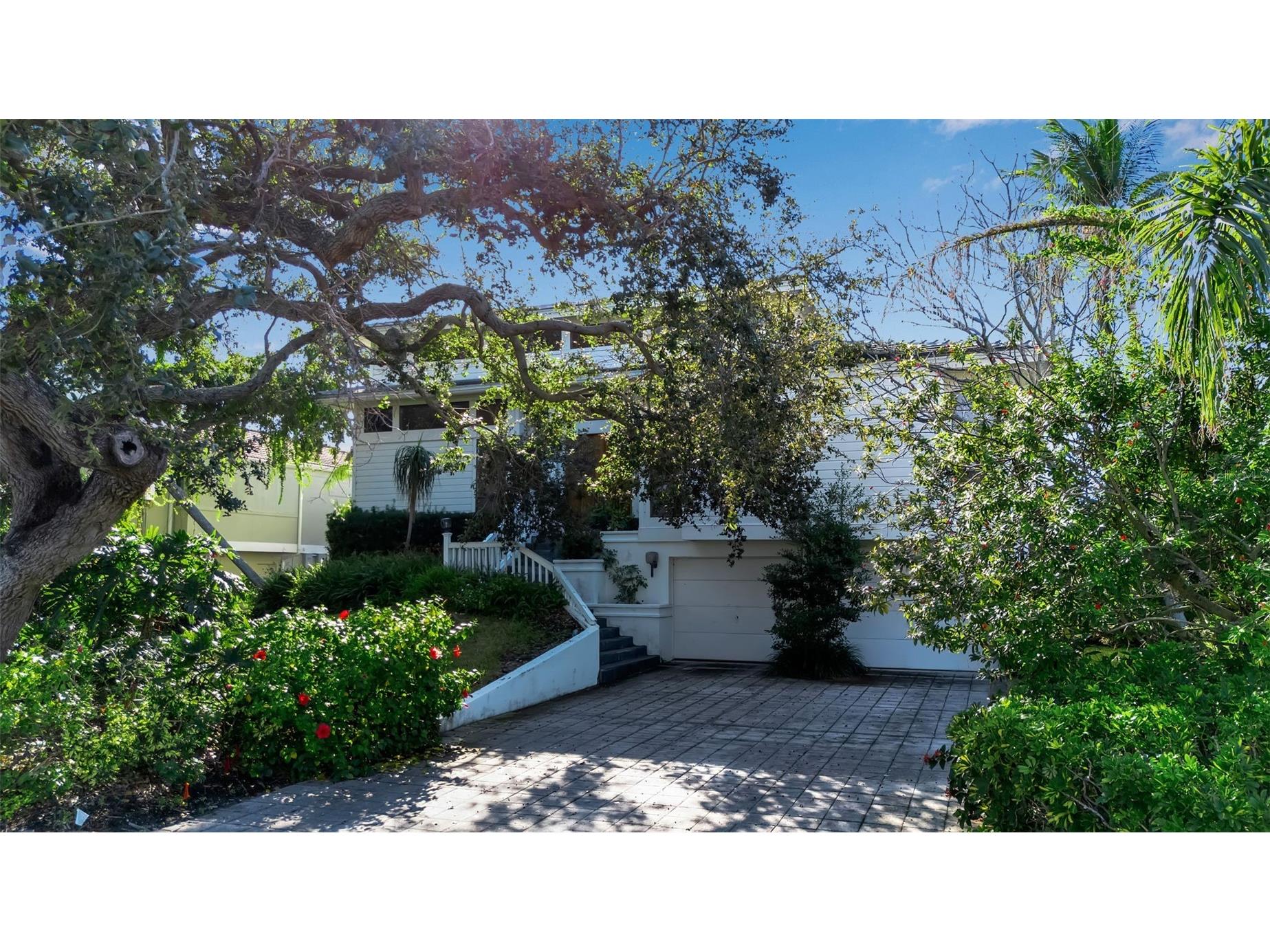 3361 Bayou Sound Longboat Key FL 34228 A4671605 image1