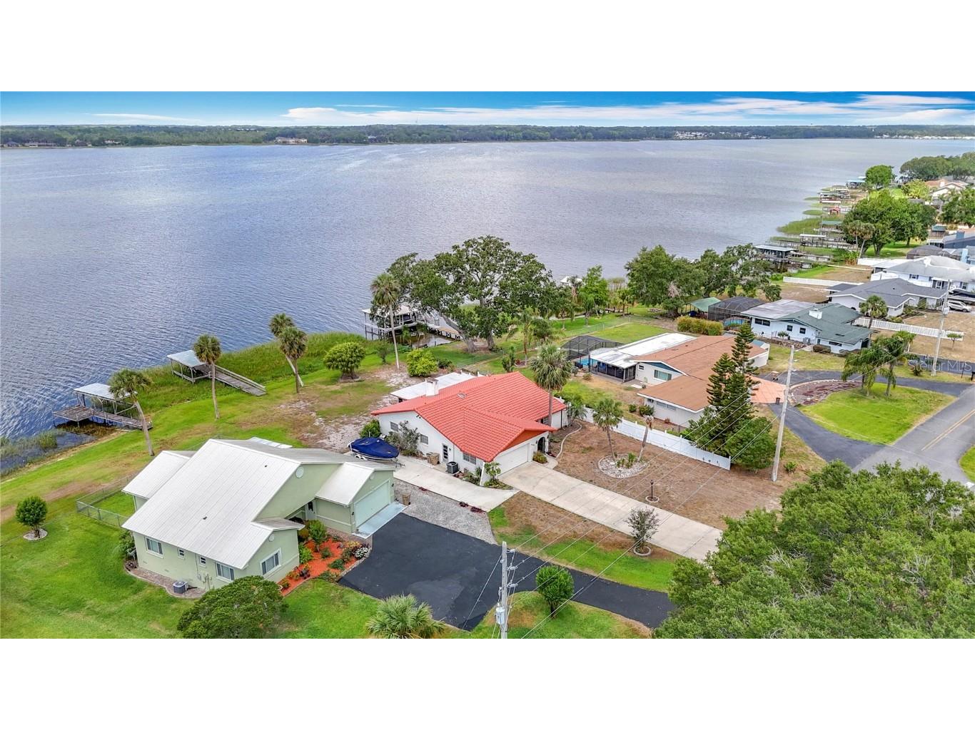 33620 Picciola Drive Fruitland Park FL 34731 - LAKE GRIFFIN G5106252 image2