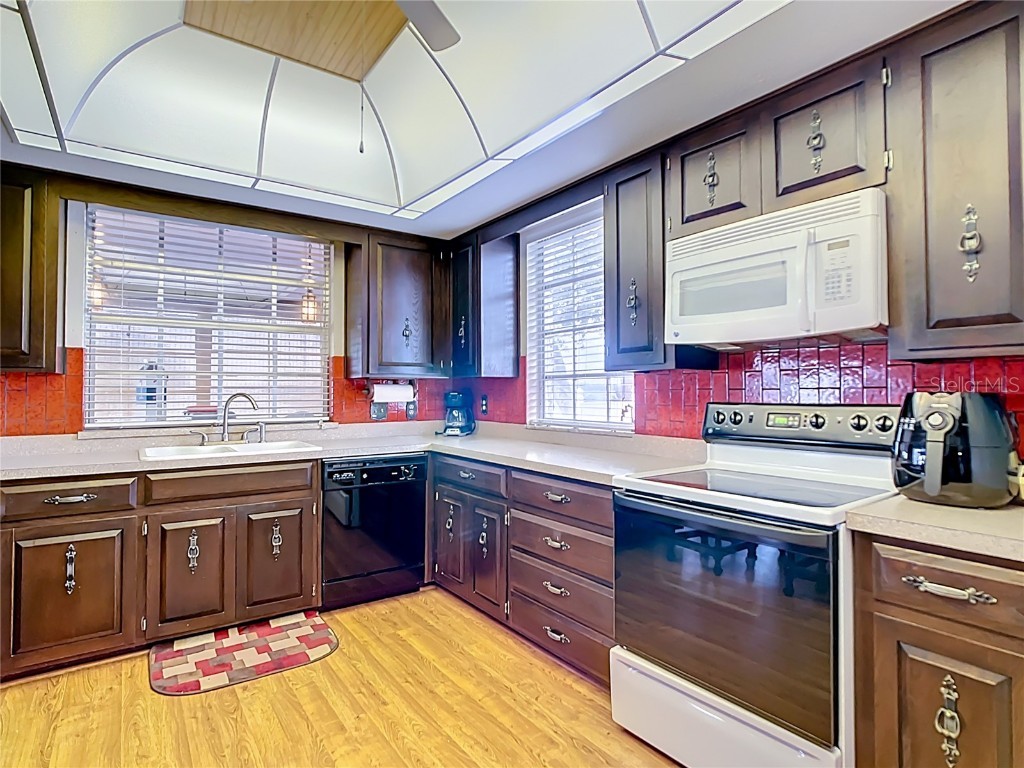 33620 Picciola Drive Fruitland Park FL 34731 - LAKE GRIFFIN G5106252 image31