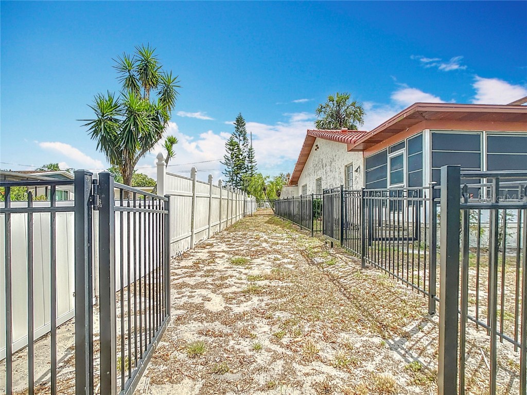 33620 Picciola Drive Fruitland Park FL 34731 - LAKE GRIFFIN G5106252 image59